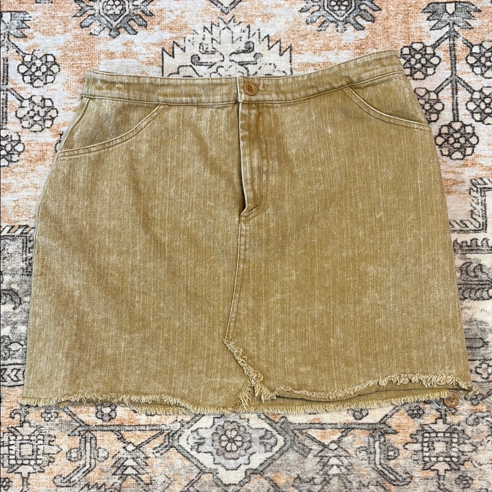SADIE & SAGE L mineral wash tan mini skirt with raw hem